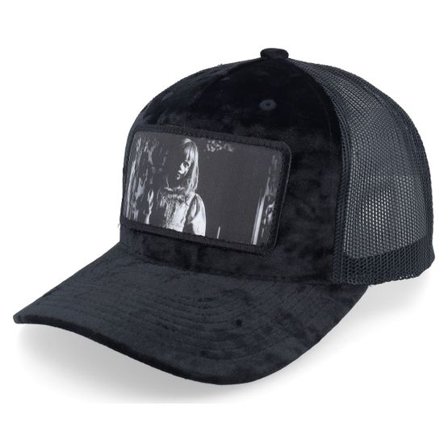 Scenes - Svart trucker Keps - Creepy Doll Velvet Black/Black A-frame Trucker @ Hatstore
