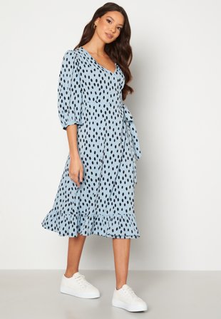 ONLY Oliva Wrap Midi Dress Blue Fog AOP Klær