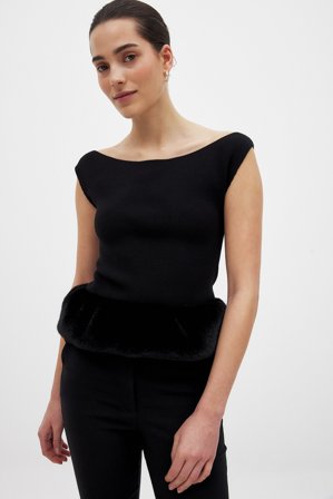 Claire Rose x NA-KD - Topp med fuskepelsdetaljer - Ermeløse topper - Svart - S