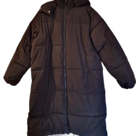 Svart lång pufferjacka med huva