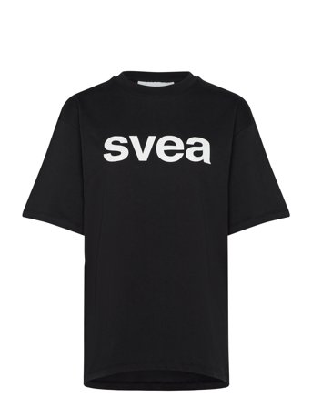 Svea Swaustin Boxy Logo Ss T-Shirt - Black - S