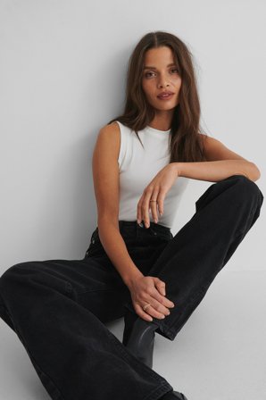 Selma Omari x NA-KD Geripptes Top mit rundem Ausschnitt - Alltags-Oberteile - Weiß - Large