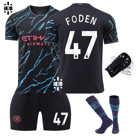 2324 Manchester City 2 vieraslasten jalkapalloasu 47 FODEN M