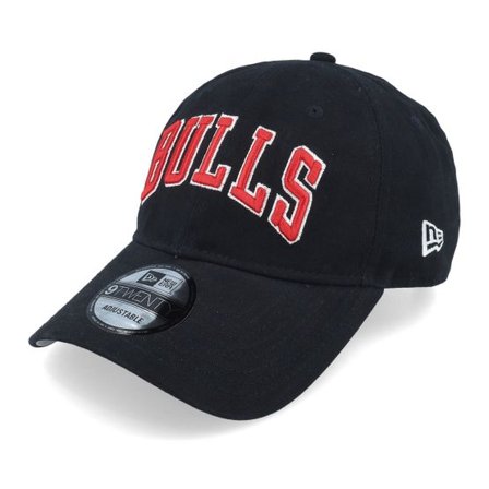 New Era - NBA Svart unconstructed Keps - Chicago Bulls Team Script 9TWENTY Black Dad Cap @ Hatstore