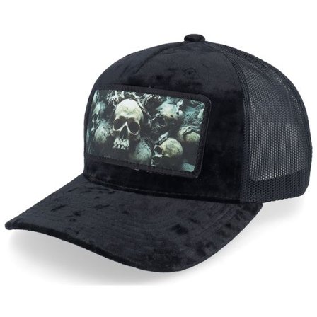 Scenes - Svart trucker Keps - Skulls Horror Velvet Black/Black A-frame Trucker @ Hatstore