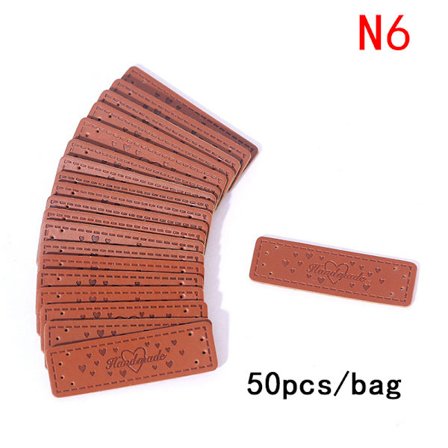 50 stk Brun laget med hjerte PU-skinn Håndlagde etikettetiketter DIY