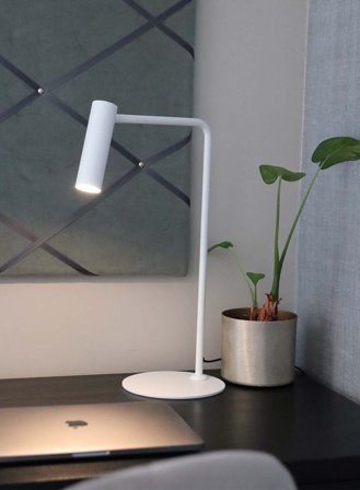 Slim bordlampe - matt hvit