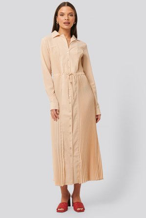 NA-KD Classic - Pleated Maxi Dress - Skjortekjoler - Beige - EU 36