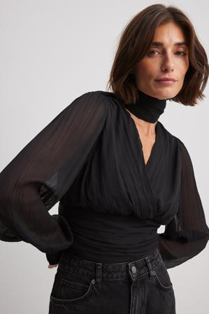 Paola Cossentino x NA-KD Blouse plissée à manches ballon - Blouses - Noir - EU 38