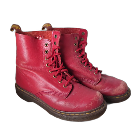 Röda Dr Martens