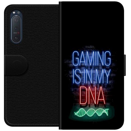 Kompatibelt Lommeboketui til Sony Xperia 5 II Portrett av Viktor Gyökeres i grønn skjorte med løvemotiv og intens grønn atmosfære