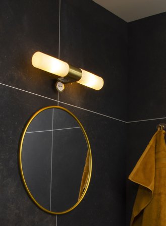 Cosenza vegglampe 2-lys m/stikk - messing/opal