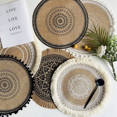Set med 4 Boho vävda runda bordstabletter Handgjorda bordsmattor Vävd jute tofsmatta Retro bordsdekor frans bomull kaffematta vattentät (vit Pompom)