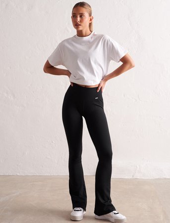 aim ́n Ribbed Seamless Flare Tights - Black - S