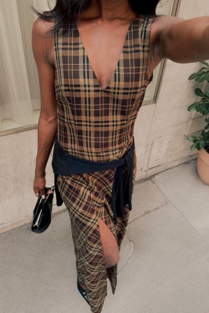 Emmanuelle Koffi x NA-KD - Rutete maxikjole med høy splitt - Høstkjoler - Brun,CheckeRød - EU 36