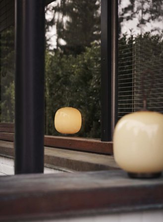 VL 45 Radiohus Portable - glossy pale yellow