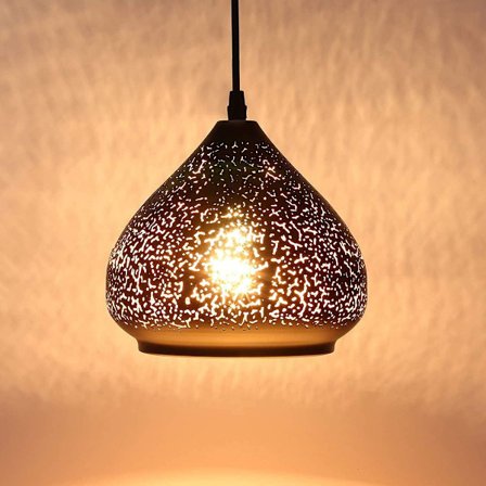 Hängande lampa med perforerad design i svart och guld metall KLB