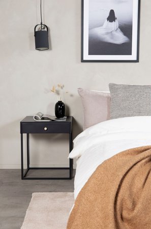 Venture Home - Sengebord Bonnie - Sort - Sengeborde - Fra Homeroom