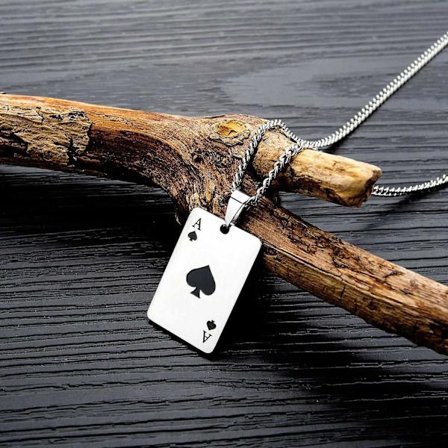 Titanium Steel Man Halsband Hip-hop Spades Ett halsband för män och kvinnor Personality Poker Pendant