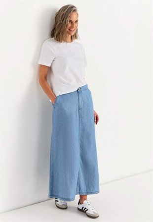 Cellbes of Sweden - Denim skjørt med lommer i lyseblå denim for damer i størrelse 62/64