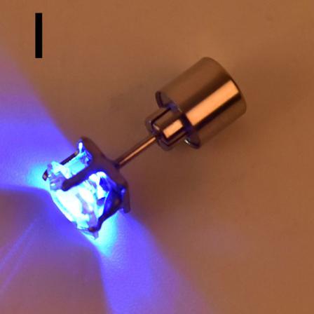 2pc Party Charm Led Örhänge Light Up Crown Glödande Crystal Ear