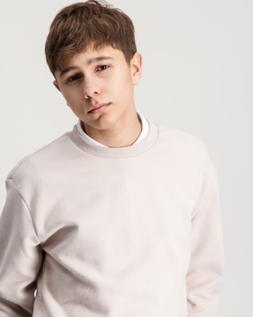Zeke Essential Logo Tag Crew Neck Beige Genser Gutt - Kids Brand Store
