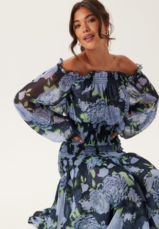Bubbleroom Occasion - Smock Off Shoulder Maxi Dress - Blue/Black - Kläder