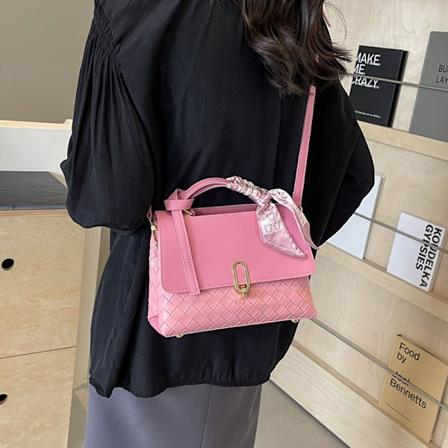 Håndbåret vævet taske til kvinder 2024 forår og sommer ny koreansk stil enkel moderigtig lille firkantet taske høj følelse all-match skuldertaske Rose