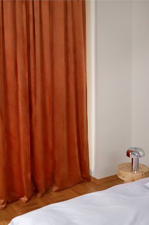 Jotex - Fløyelsgardin 1-lengde Ekstra Bred Rustbrun - SAVANNAH - Kjøp Fløyelsgardiner hos Jotex