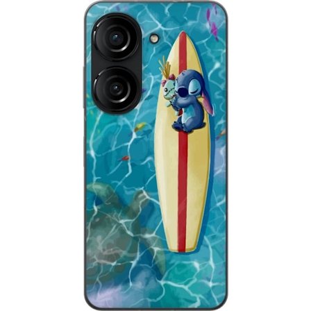 Kompatibel Mobilcover til Asus Zenfone 10 Afslappende illustration af Stitch der hviler på et surfbræt i klart turkisfarvet vand