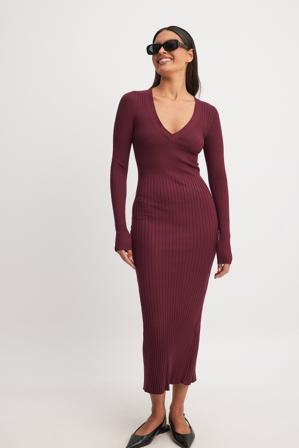 NA-KD Robe mi-longue col en V en maille - Robes d'Automne - Burgundy - Medium