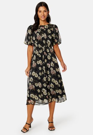 Happy Holly Lynetta Midi Dress Black / Floral Klær
