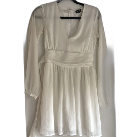 Vit klänning från Bubbleroom