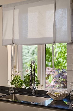 Jotex - Roll-up Gardin Ljusgrå SADIE - Köp Hissgardiner hos Jotex