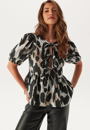Pieces Pcjade 2/4 O-NECK TOP O-NECK T Black AOP:Leo Klær