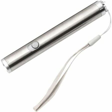 Lysende LED-lommelygte leger rødt og hvidt lys til katte