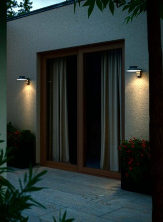 Justina solcelle utelampe vegg - antrasitt