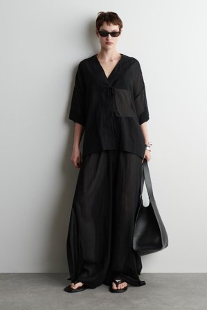 COS Frauen Strandhose Aus Baumwolle In Knitteroptik in Schwarz