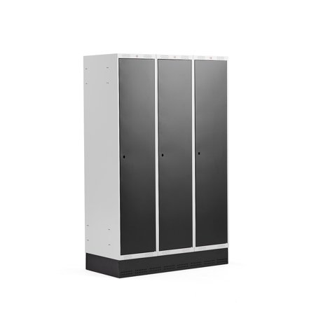Kleiderspind CLASSIC mit Sockel, 3 Module, 1890 x 1200 x 550 mm, schwarz
