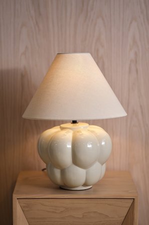 Jotex - CASSIE bordlampe Hvit - Kjøp Bordlamper hos Jotex