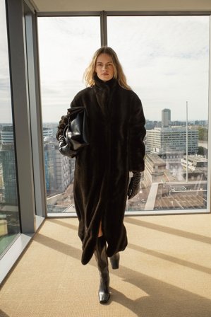 NA-KD Kunstpelzmantel - Kunstpelz Jacken & Mäntel - Braun - EU 44