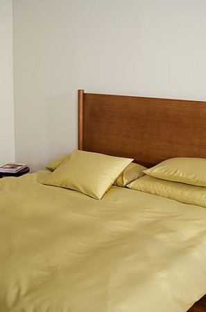 Jotex - Satin Påslakanset i Satin Dubbelsäng Ekologisk Ljus oliv ZACK - Köp Dubbelsäng hos Jotex