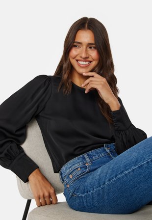 ONLY Jovana Ruby O-Neck Top Black Klær
