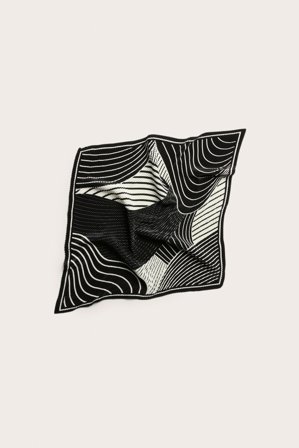 Kappahl | Mönstrad scarf | Svart