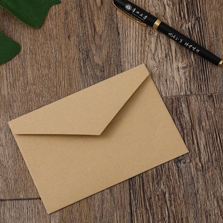 Konvolutter 40 stk 10,8 x 15,8 cm papp kraftpapir invitasjoner