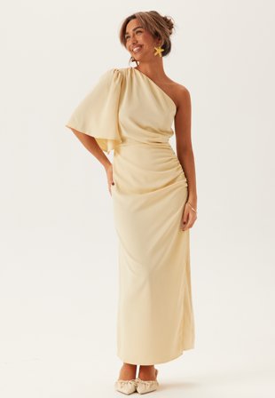 Bubbleroom Occasion - Ruched One Shoulder Midi Dress - Light yellow - Kläder