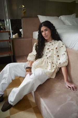 NA-KD Anglaise-Bluse mit Puffärmeln - Blusen - Beige - EU 38