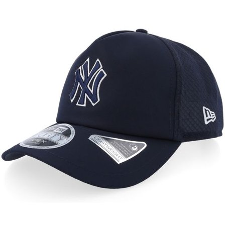 New Era - MLB Blå trucker Keps - New York Yankees 9FORTY Navy Mesh Apex A-Frame Trucker @ Hatstore