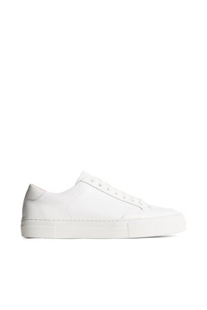 J.Lindeberg - Art Signature Leather Sneaker - Fashion - White - Men - 42