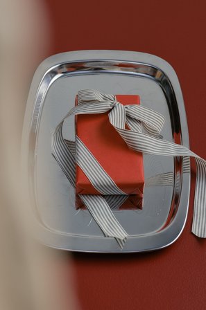 Jotex - Bånd grønn/hvit - STRIBE - Kjøp Gavepapir & gavebånd hos Jotex